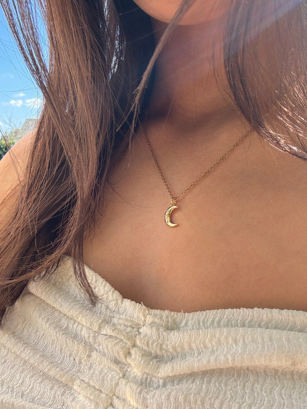 Mond Charm